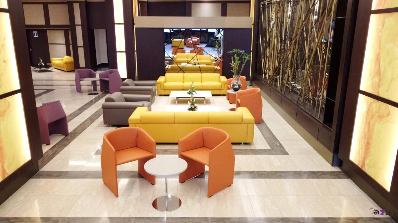 Krystal Palace Douala Eksteriør billede