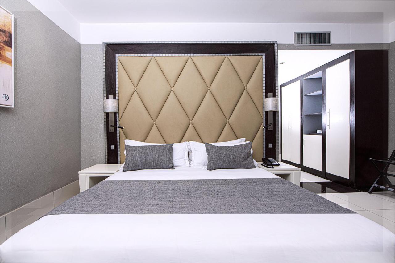 Krystal Palace Douala Eksteriør billede