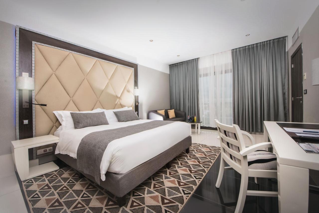 Krystal Palace Douala Eksteriør billede